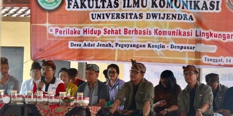 BAKSOS (BAKTI SOSIAL) "PERILAKU HIDUP SEHAT BERBASIS KOMUNIKASI LINGKUNGAN"